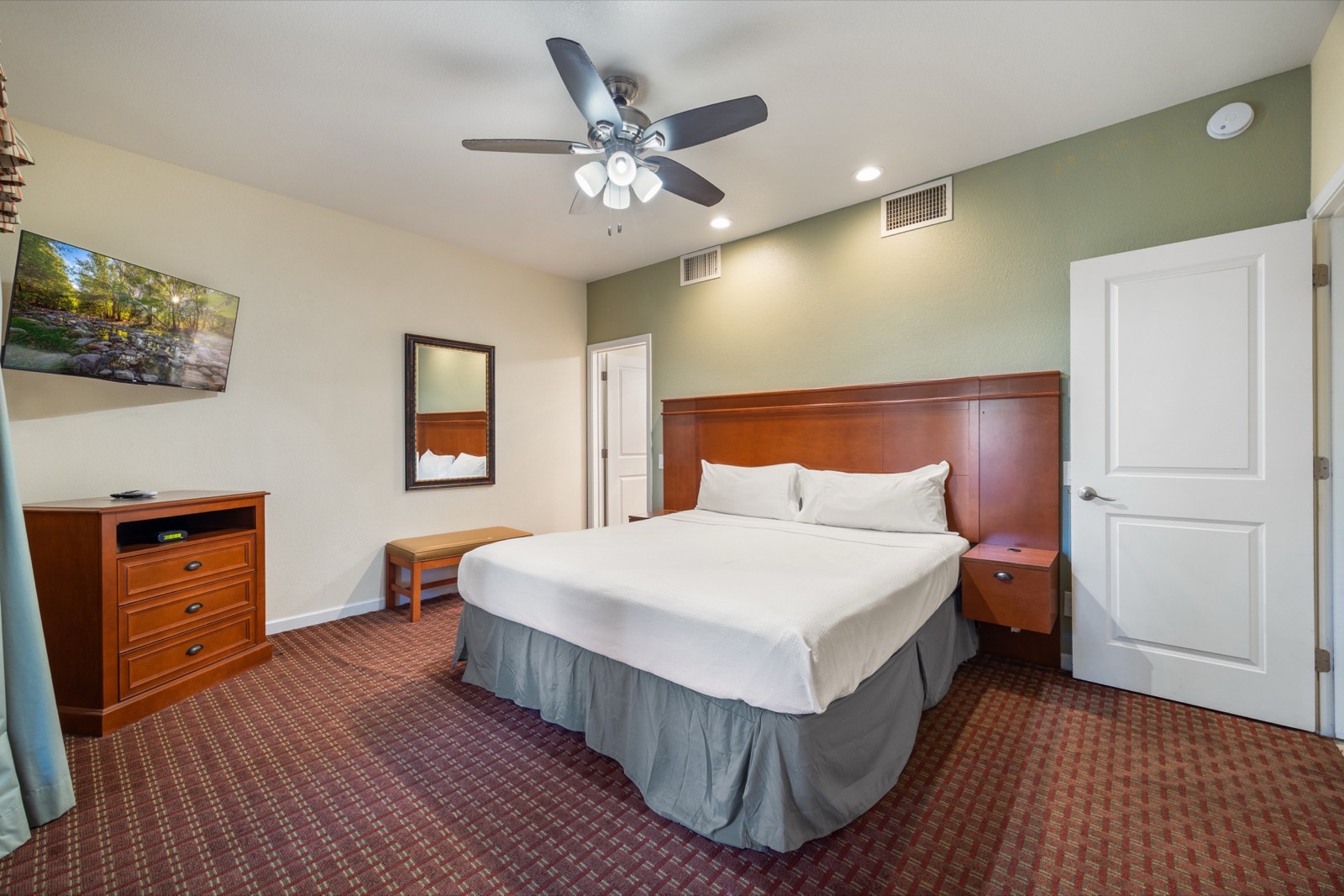 Juniper Sante Fe FF second bathroom